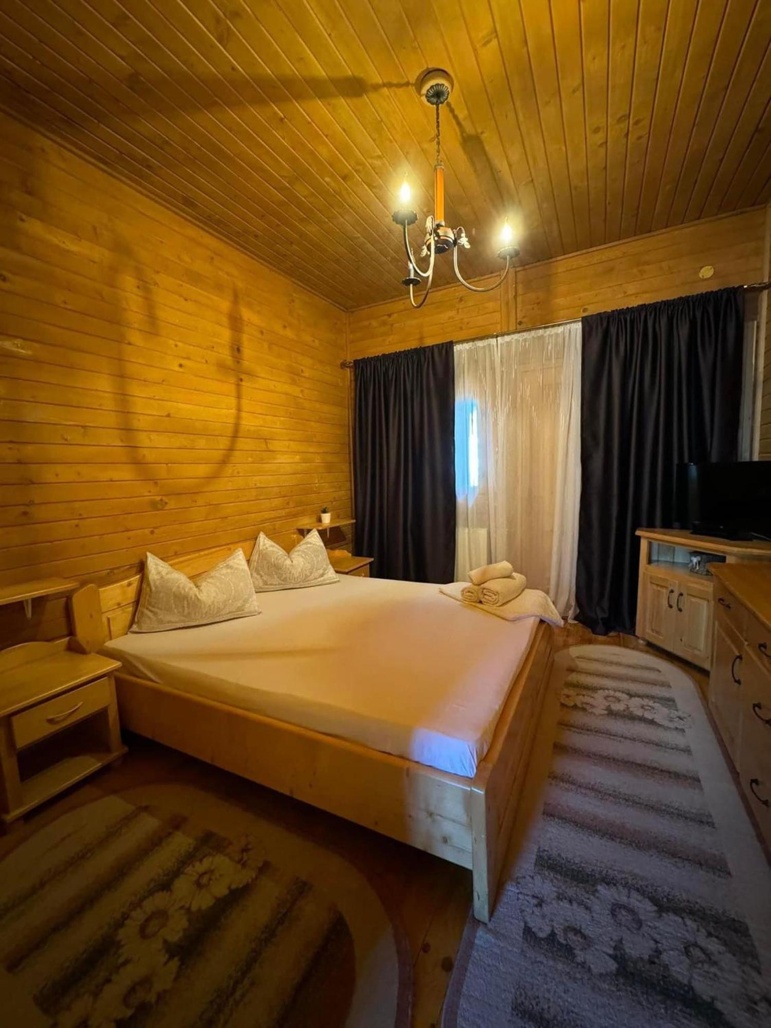Casa De Vacanta Качулата Экстерьер фото