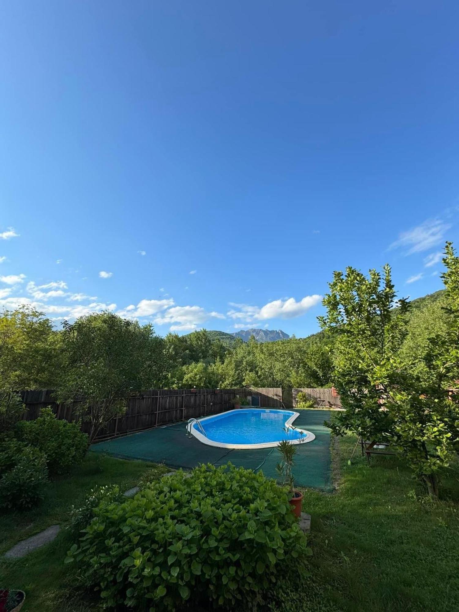 Casa De Vacanta Качулата Экстерьер фото