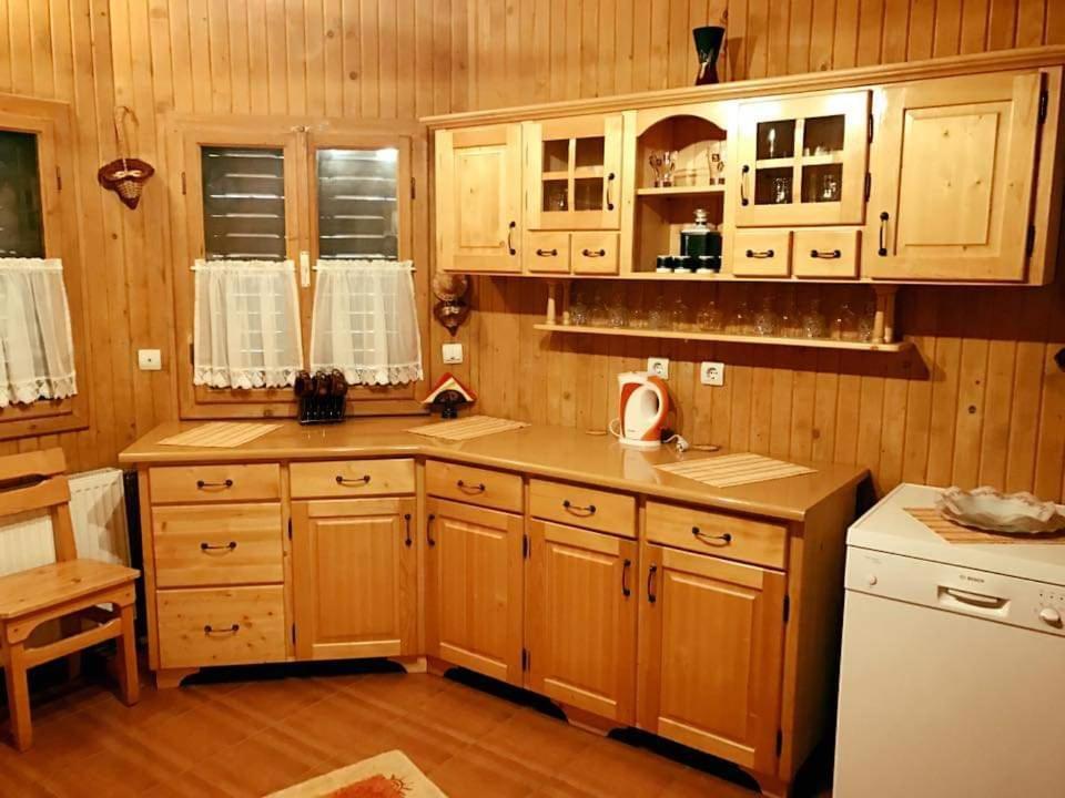 Casa De Vacanta Качулата Экстерьер фото