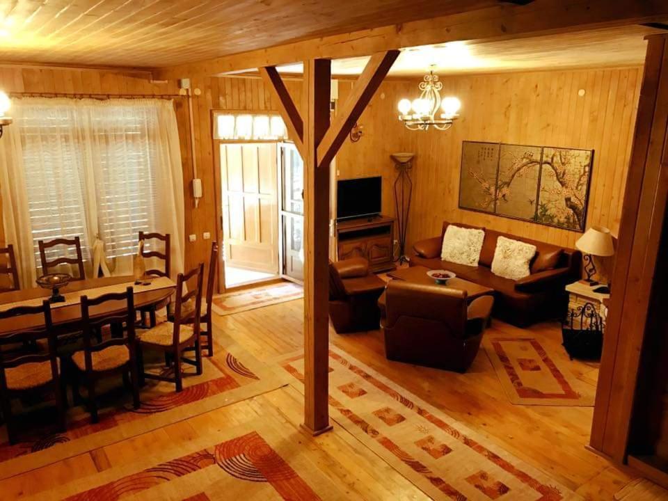Casa De Vacanta Качулата Экстерьер фото